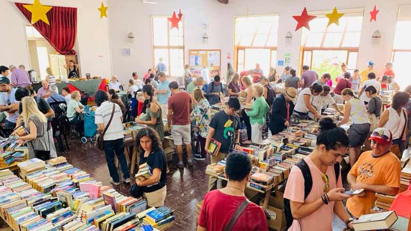 english-book-sale-good-shepherd-church-lima-june-2019