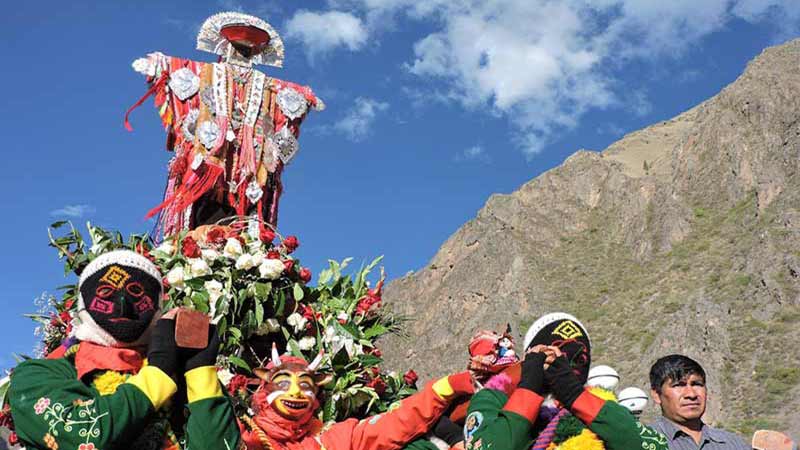 pentecost-festival-senor-de-choquekillka-ollantaytambo-peru