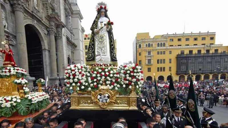 santa-rosa-de-lima-procession-public-holiday