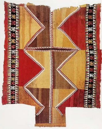 Chancay Culture Sleeved Tunic (1200-1400 A.D.), 45 x 55 cm, Chancay Valley (Amano Museum, Lima) Chancay Culture Sleeved Tunic (1200-1400 A.D.), 45 x 55 cm, Chancay Valley (Amano Museum, Lima)