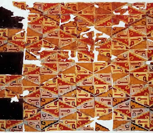 Huari (Wari) Culture Tapestry Tunic (800-1000 A.D.), 213 x 98 cm, South Coast of Peru (Amano Museum, Lima) Huari (Wari) Culture Tapestry Tunic (800-1000 A.D.), 213 x 98 cm, South Coast of Peru (Amano Museum, Lima)