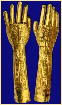 Museo de Oro - Golden "arms" Museo de Oro - Golden "arms"