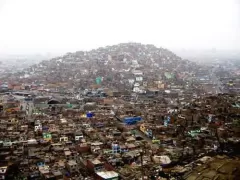 Slums at Lima&#039;s outskirts