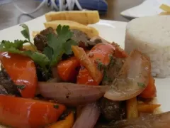 Lomo Saltado - Skykitchen