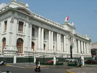 Exterior view of the Placio del Congreso in Lima Exterior view of the Placio del Congreso in Lima