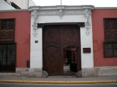 Exterior view of the Casa de las Trece Monedas - House of the 13 Coins