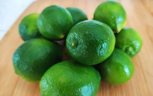 Peruvian limes - Limon peruano Peruvian limes - Limon peruano