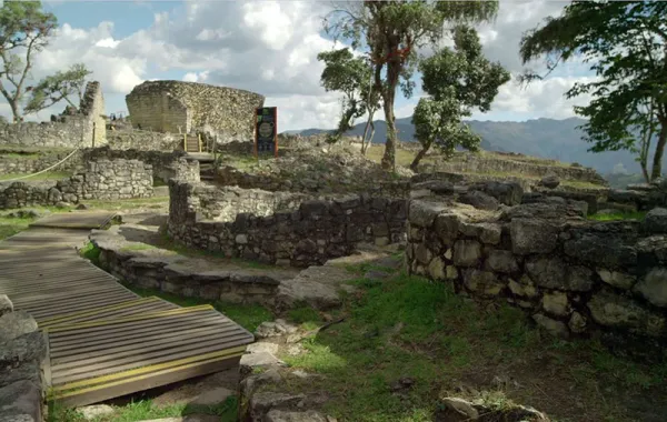 The ancient city of Kuelap is a prime example of the architectural style of the Chachapoyas culture.