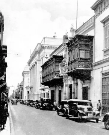 Old photograph of the Torre Tagle Palace