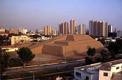 Huaca Huallamarca (Pan de Azucar) in San Isidro, Lima Huaca Huallamarca (Pan de Azucar) in San Isidro, Lima