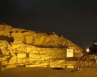 Huaca Pucllana by night Huaca Pucllana by night
