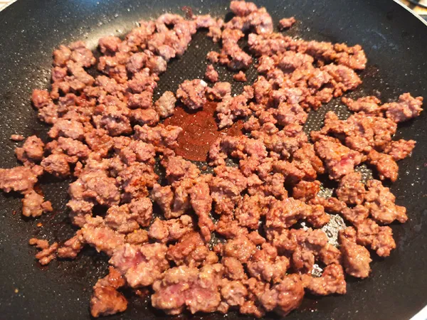 Recipe Peruvian Papas Rellenas - preparing the beef filling