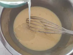 Preparation of Peruvian Pie de Limon