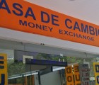 Exchanging money in Peru