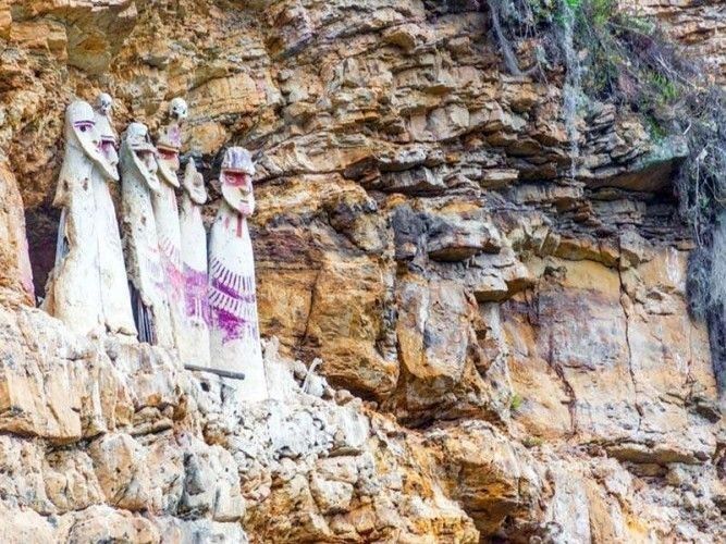 The Sarcophagi of Karajia