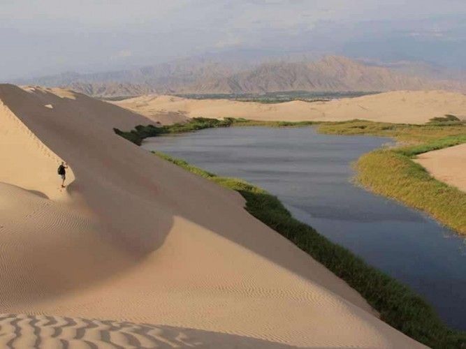 Moron Lagoon near Pisco