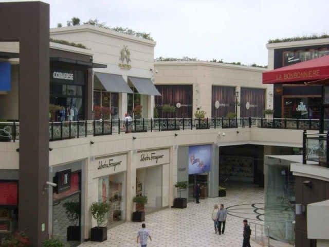 Jockey Plaza