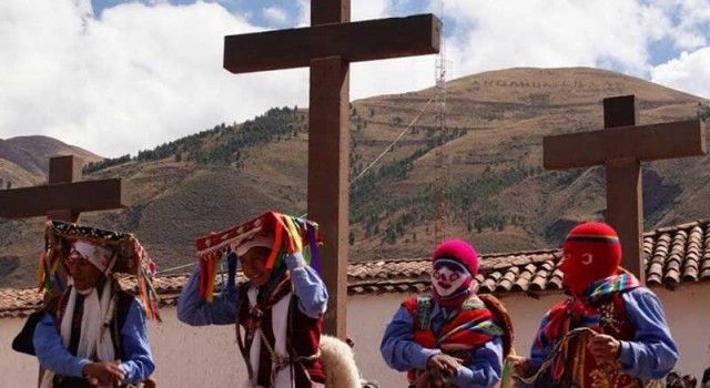 Alasitas Fair - Festival of the Crosses in Puno